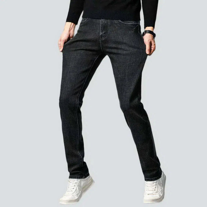 Narrowing men's dark jeans